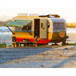 LUMIBRICKS FUNWHOLE F9032 9032 RV BÃI BIỂN bộ đồ chơi xếp lắp ráp ghép mô hình Creator TRAVEL TRAILER Sáng Tạo 1325 khối