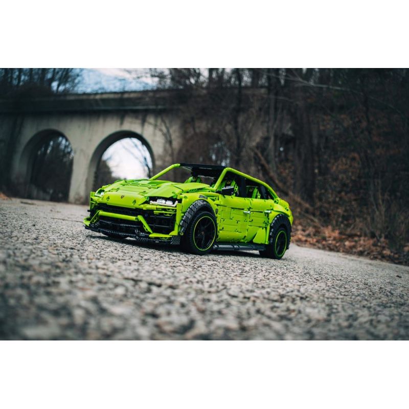 REBRICKABLE MOC-96212 96212 MOC96212 non  LAMBORGHINI URUS tỷ lệ 1:8 bộ đồ chơi xếp lắp ráp ghép mô hình 4086 khối